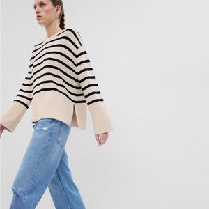 GAP 24/7 Split-Hem Crewneck Sweater